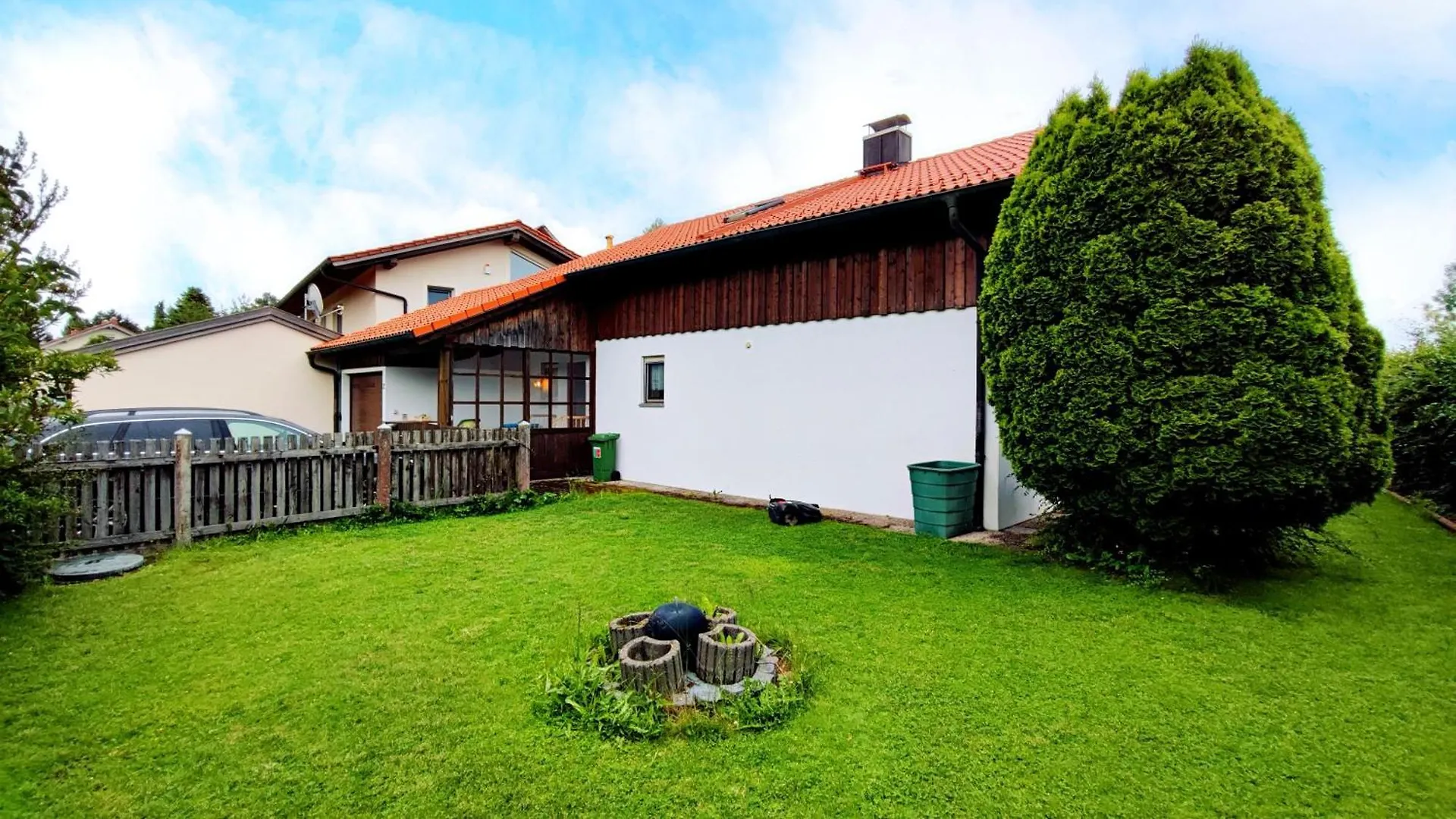 Monteursunterkunft Strasslach- Fitters' Accommodation With Shared Kitchen & Garden Straßlach-Dingharting