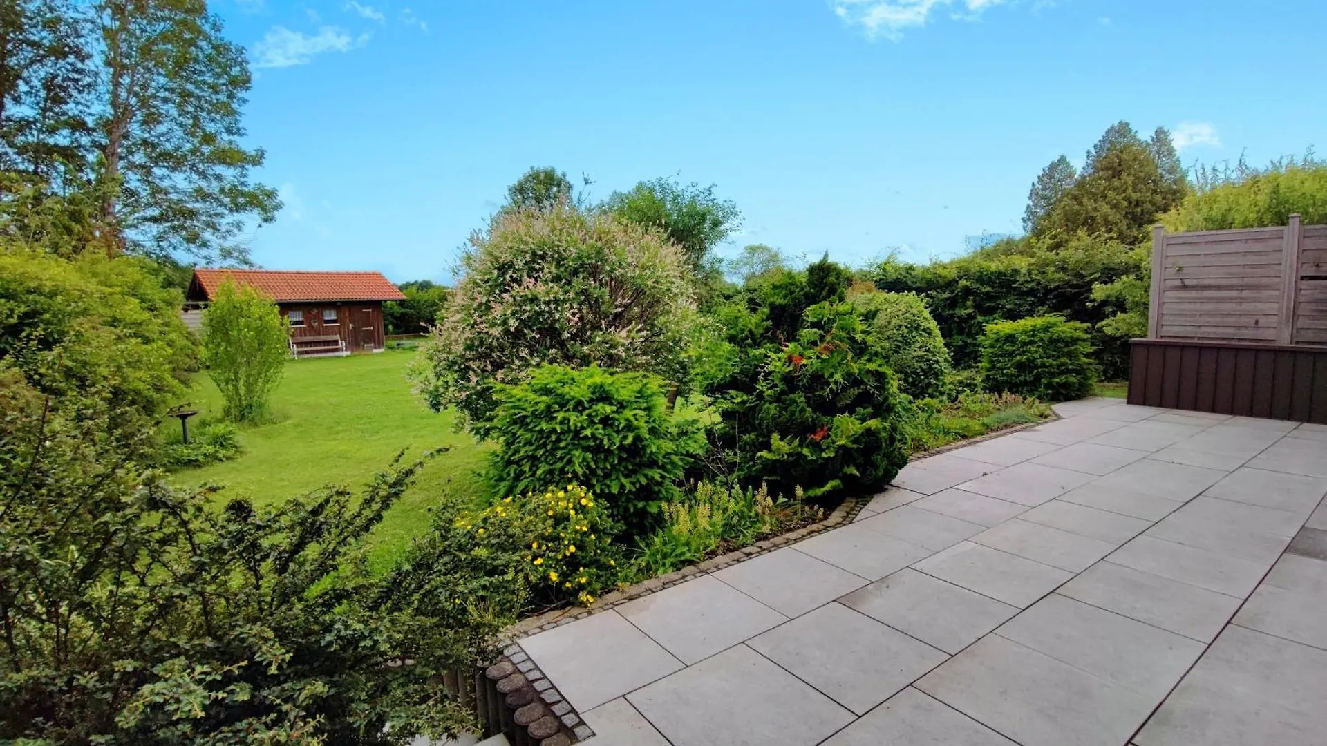Διαμέρισμα Monteursunterkunft Strasslach- Fitters' Accommodation With Shared Kitchen & Garden