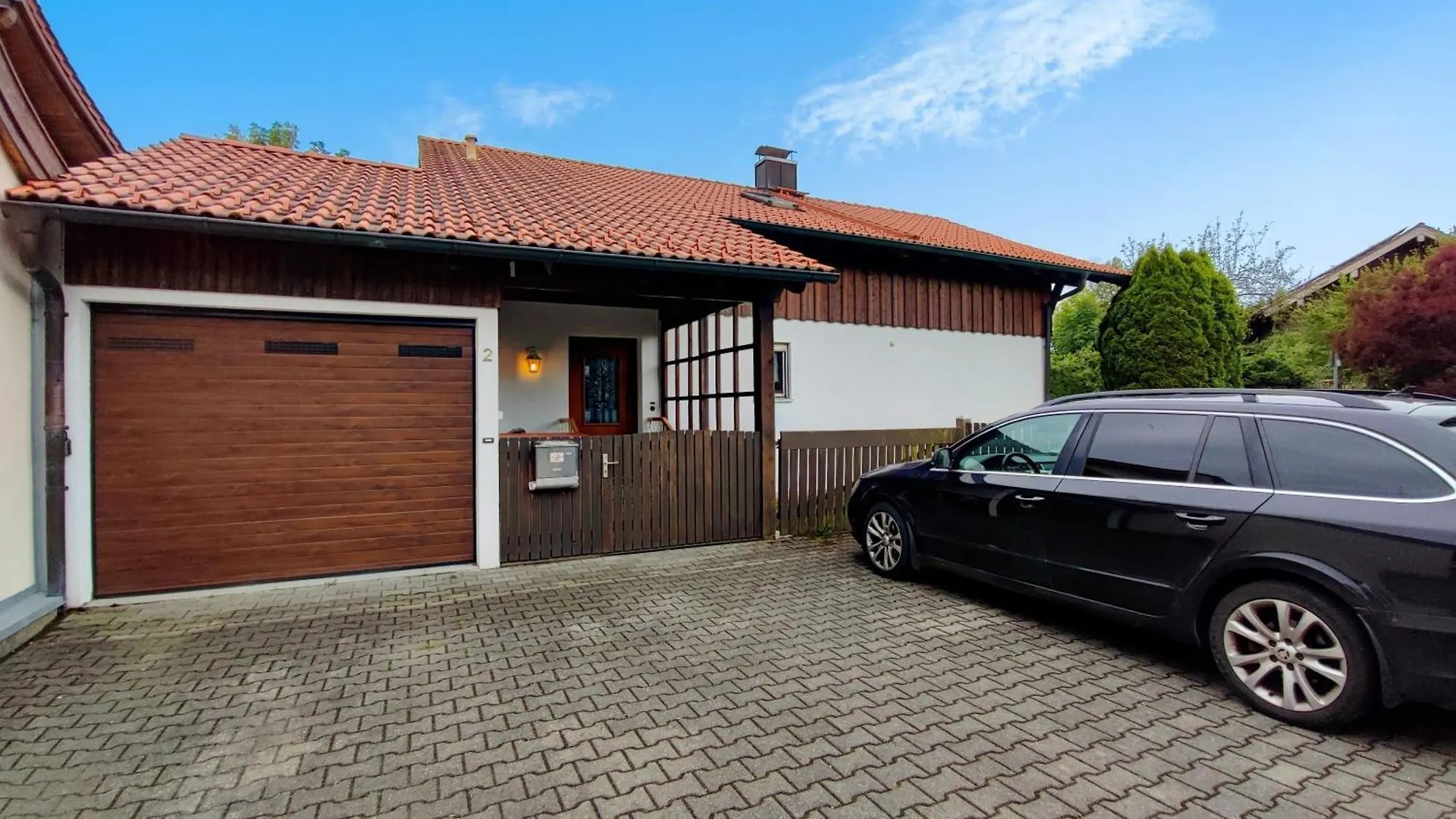 Monteursunterkunft Strasslach- Fitters' Accommodation With Shared Kitchen & Garden 0*, Straßlach-Dingharting