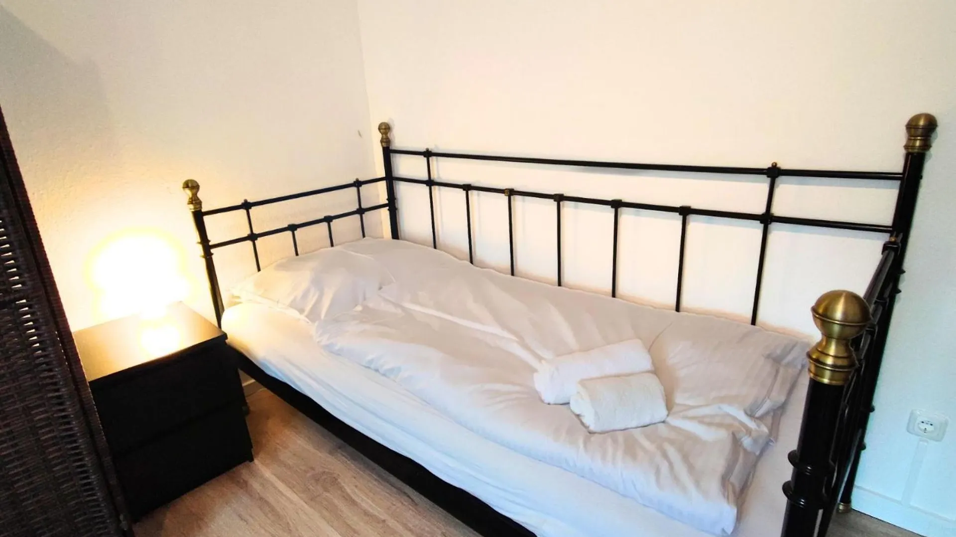 Monteursunterkunft Strasslach- Fitters' Accommodation With Shared Kitchen & Garden 0*, Straßlach-Dingharting Γερμανία