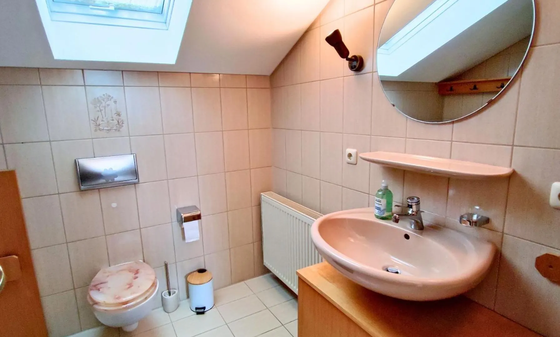 Monteursunterkunft Strasslach- Fitters' Accommodation With Shared Kitchen & Garden 0*, Straßlach-Dingharting Γερμανία