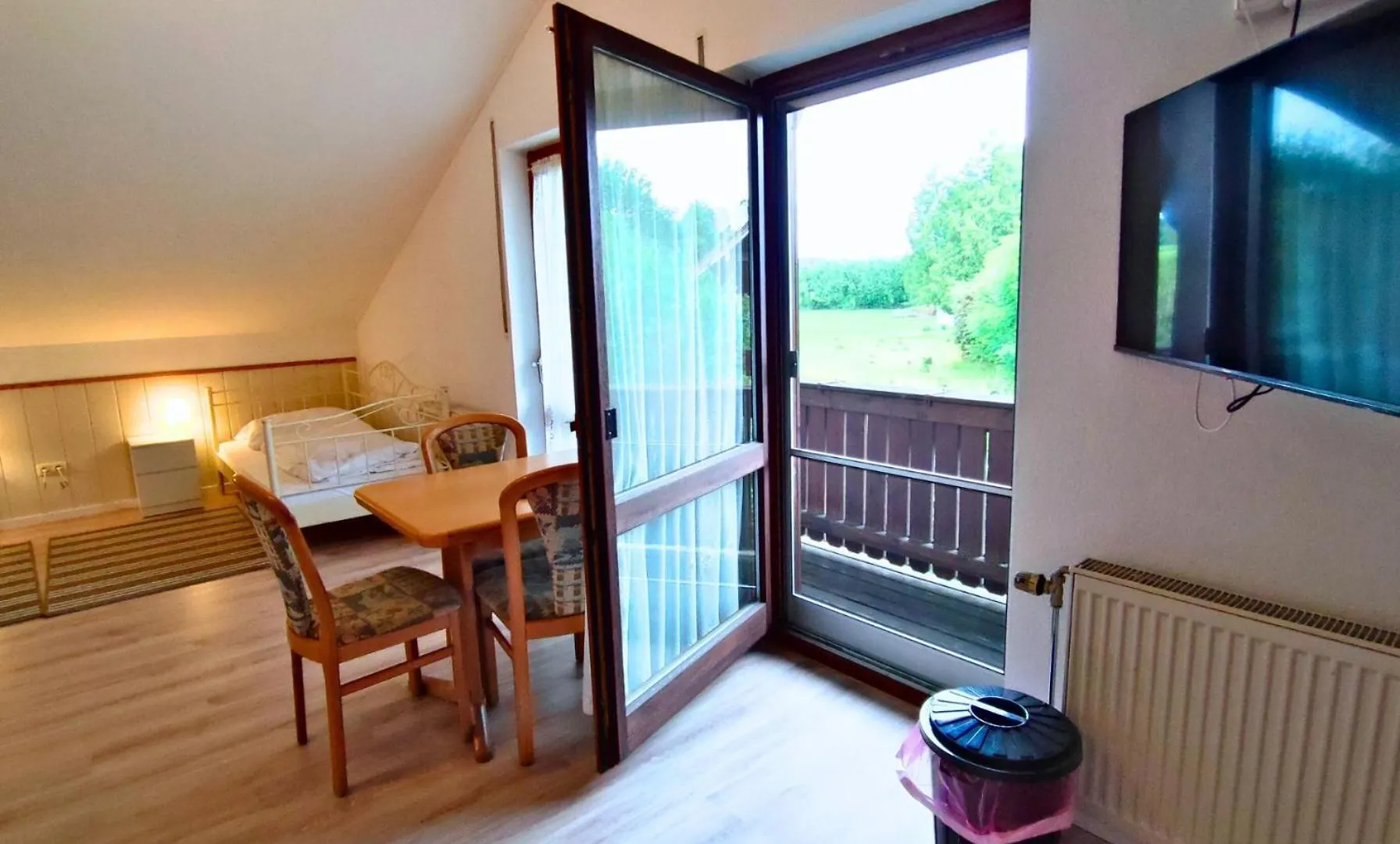Monteursunterkunft Strasslach- Fitters' Accommodation With Shared Kitchen & Garden Διαμέρισμα Straßlach-Dingharting