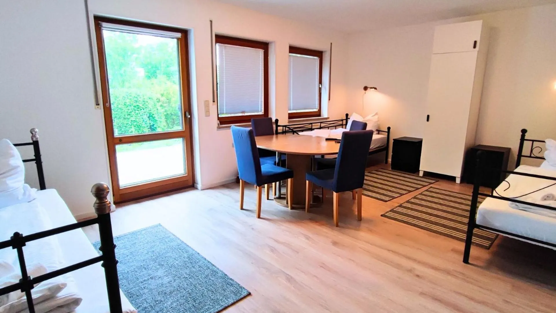 Monteursunterkunft Strasslach- Fitters' Accommodation With Shared Kitchen & Garden Διαμέρισμα Straßlach-Dingharting